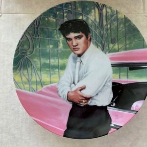 Elvis Presley Collector Plate “Elvis at the Gates of Graceland.” Numbered 1561B